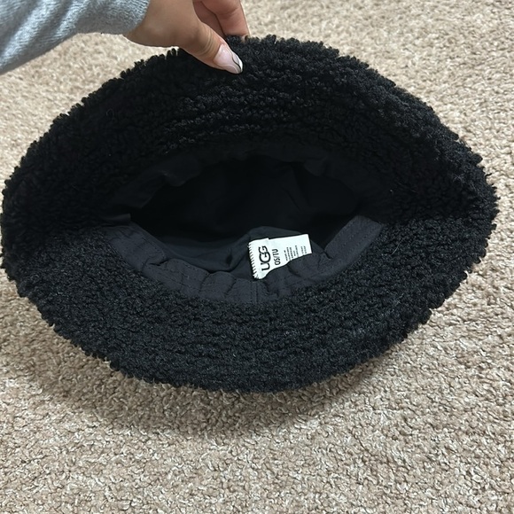 UGG main image 4